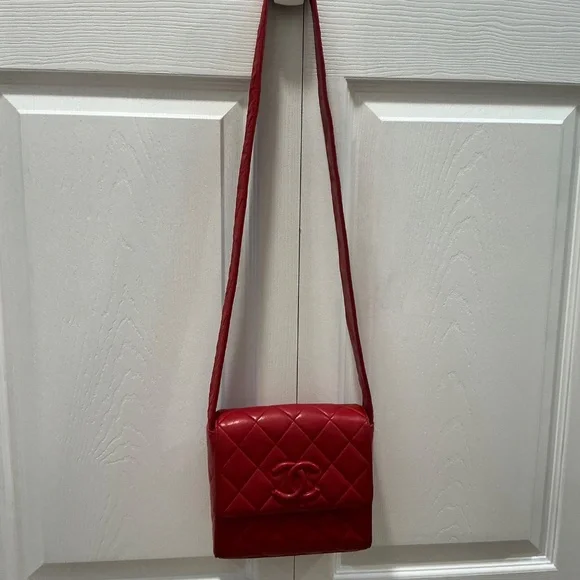 Chanel Vintage Red covered CC lambskin flap bag - Picture 2 of 11